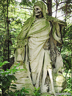 Der Sensemann, Skulptur von August Schmiemann (Bildhauer) auf dem Melaten-Friedhof in Köln und Patenschaftsgrab